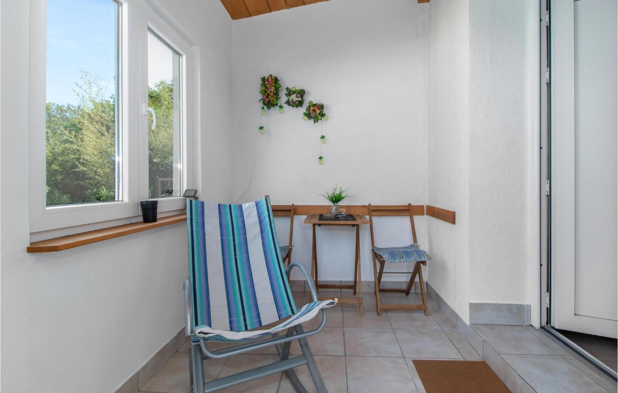 Nice Apartment In Smrika With Kitchen Kültér fotó